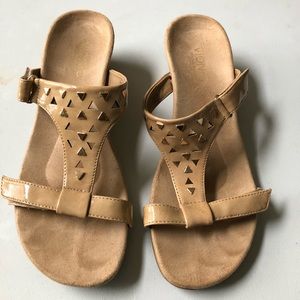 Vionic beige sandals (Maggie) Sz 9